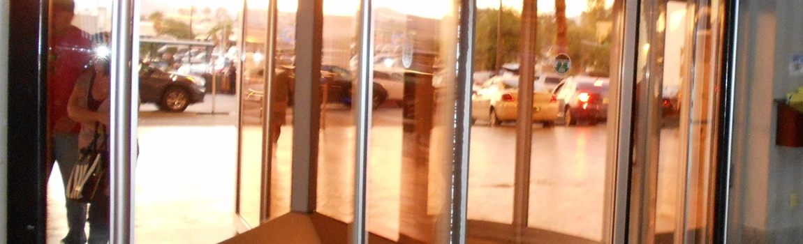 Storefront Glass Repair Cost in Hialeah, FL